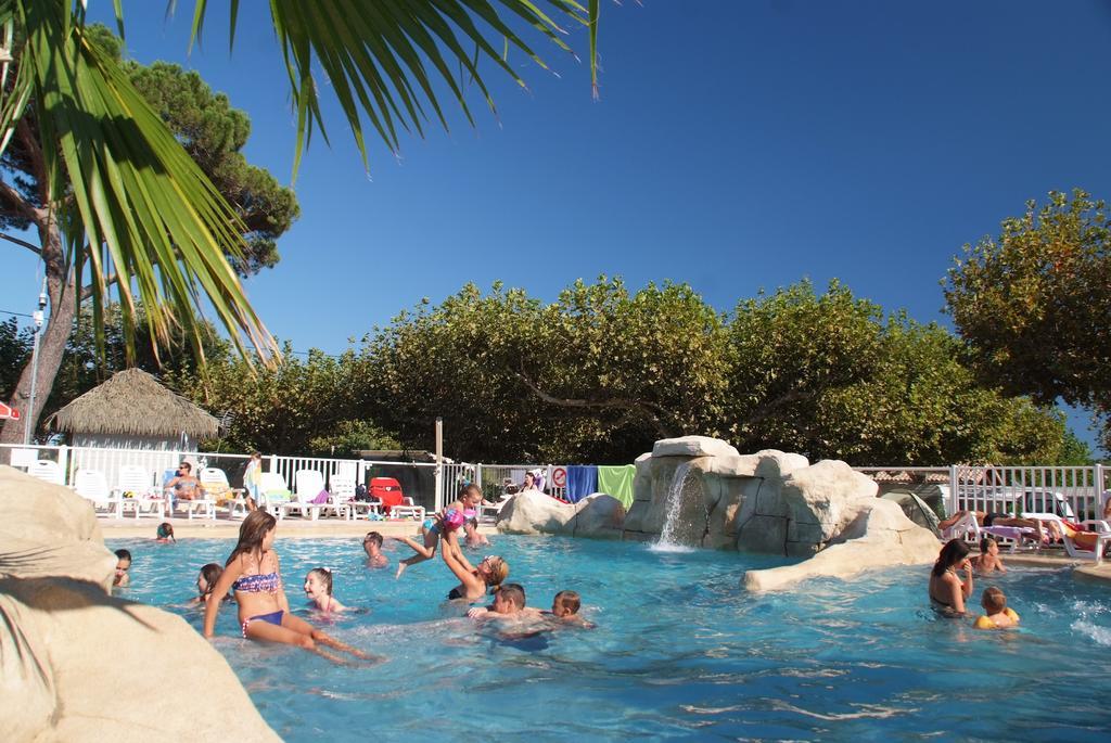 La Pinede Camping グリモー エクステリア 写真